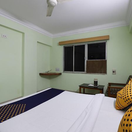 Spot On Hotel Hilltop Vadodara Exterior photo