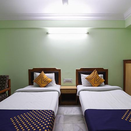 Spot On Hotel Hilltop Vadodara Exterior photo